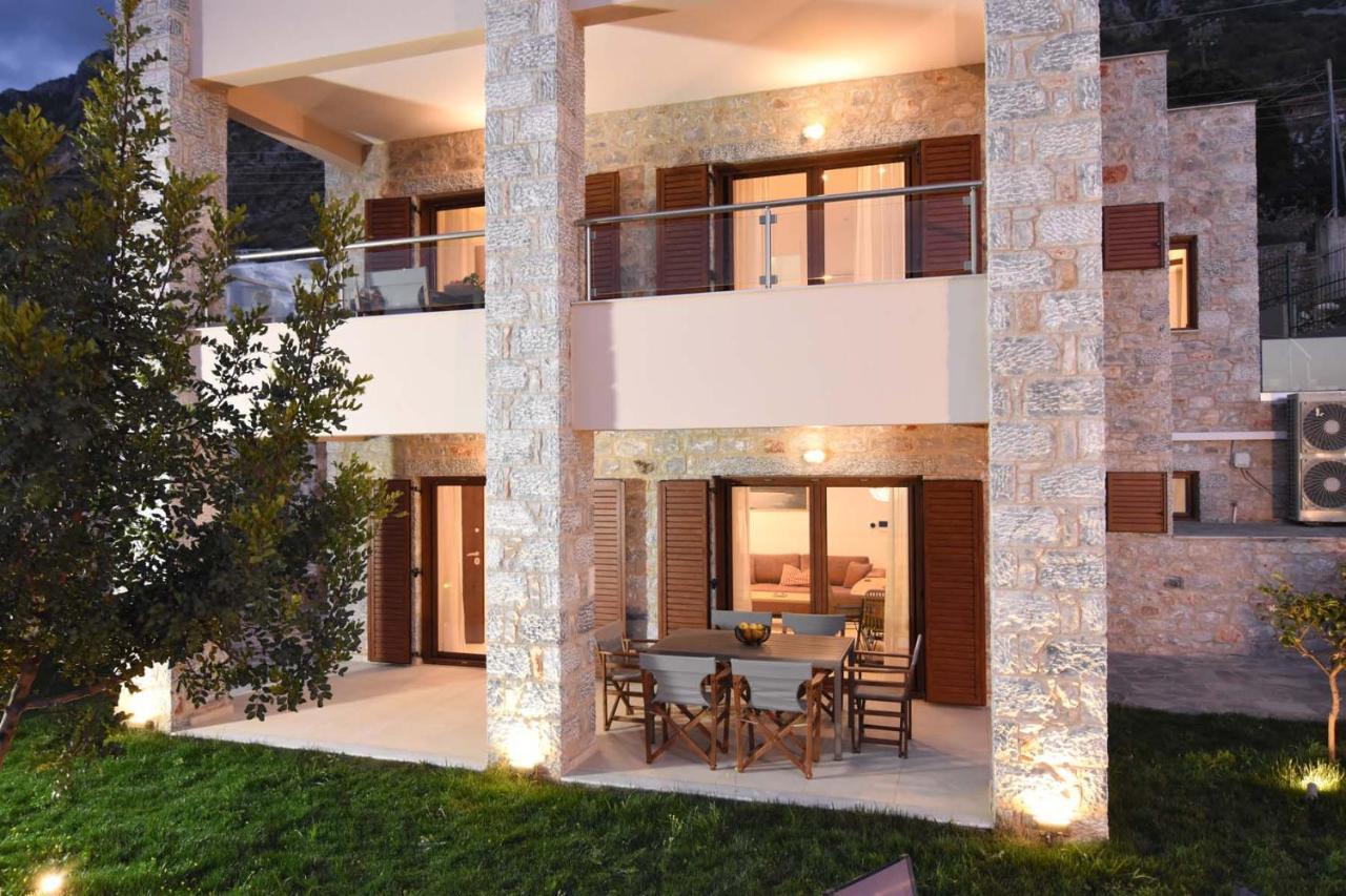 Villa Dafni - Infinite Sea Vistas With Private Pool Καλαμάτα Εξωτερικό φωτογραφία