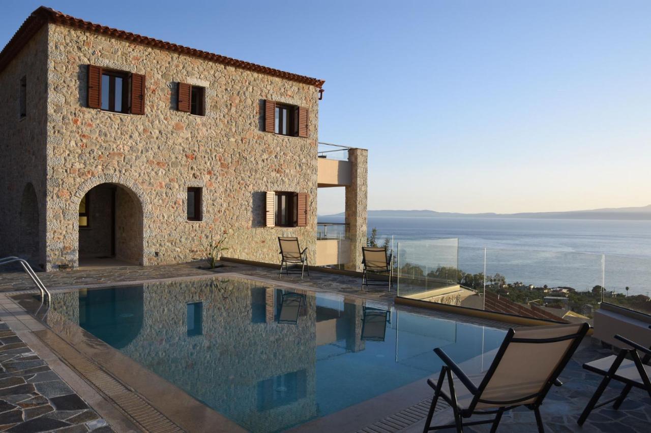 Villa Dafni - Infinite Sea Vistas With Private Pool Καλαμάτα Εξωτερικό φωτογραφία