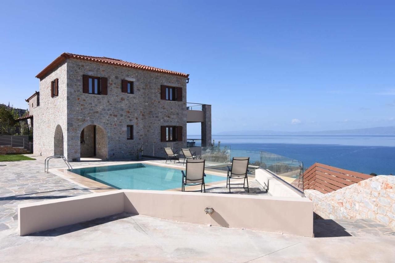 Villa Dafni - Infinite Sea Vistas With Private Pool Καλαμάτα Εξωτερικό φωτογραφία
