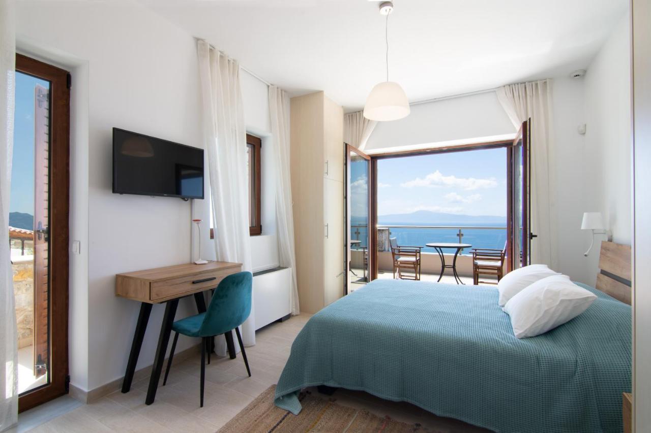 Villa Dafni - Infinite Sea Vistas With Private Pool Καλαμάτα Εξωτερικό φωτογραφία