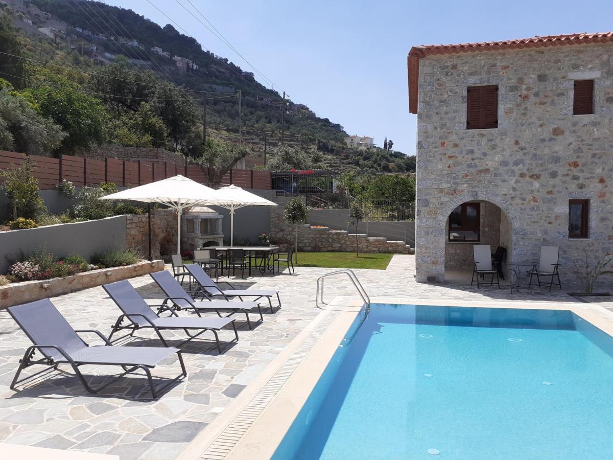 Villa Dafni - Infinite Sea Vistas With Private Pool Καλαμάτα Εξωτερικό φωτογραφία