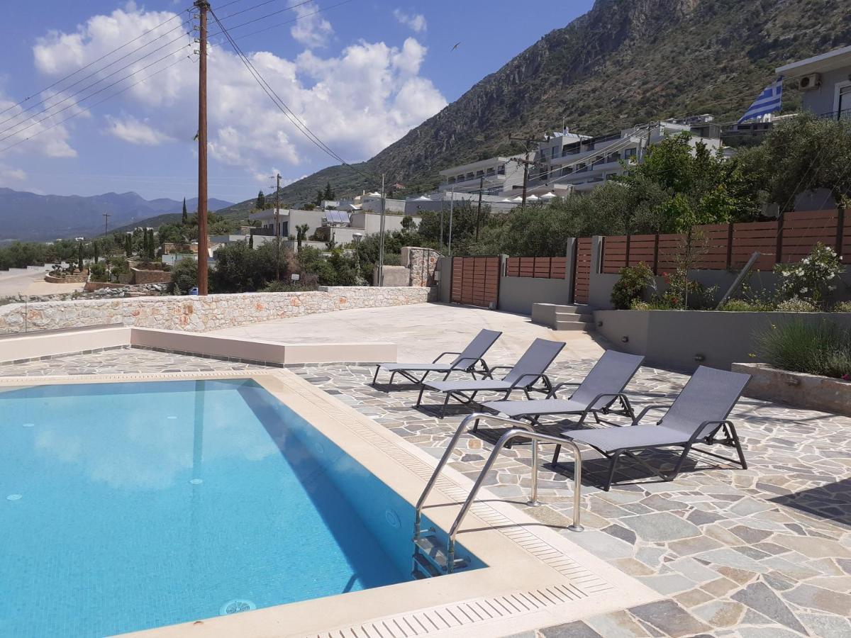 Villa Dafni - Infinite Sea Vistas With Private Pool Καλαμάτα Εξωτερικό φωτογραφία