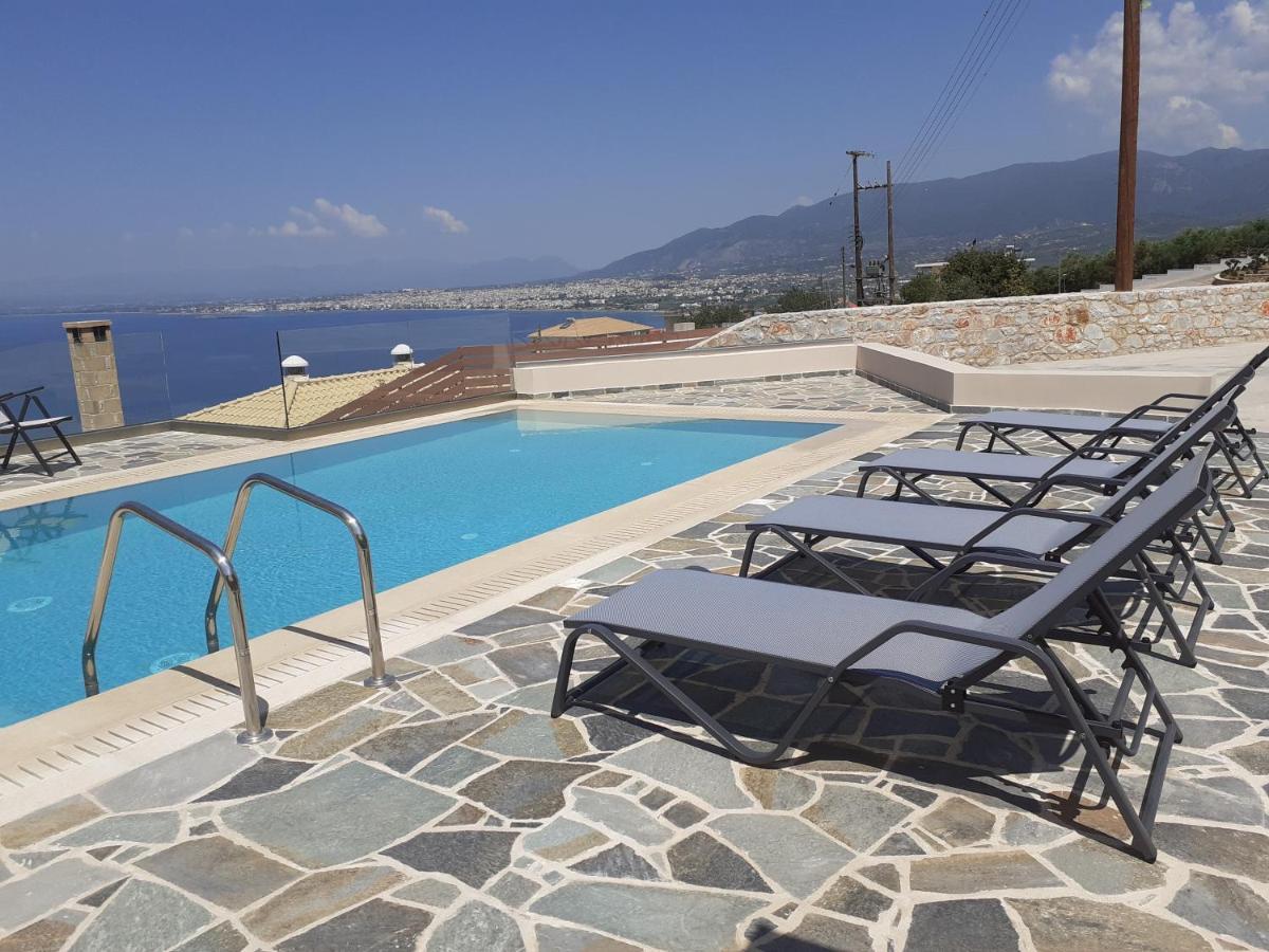 Villa Dafni - Infinite Sea Vistas With Private Pool Καλαμάτα Εξωτερικό φωτογραφία