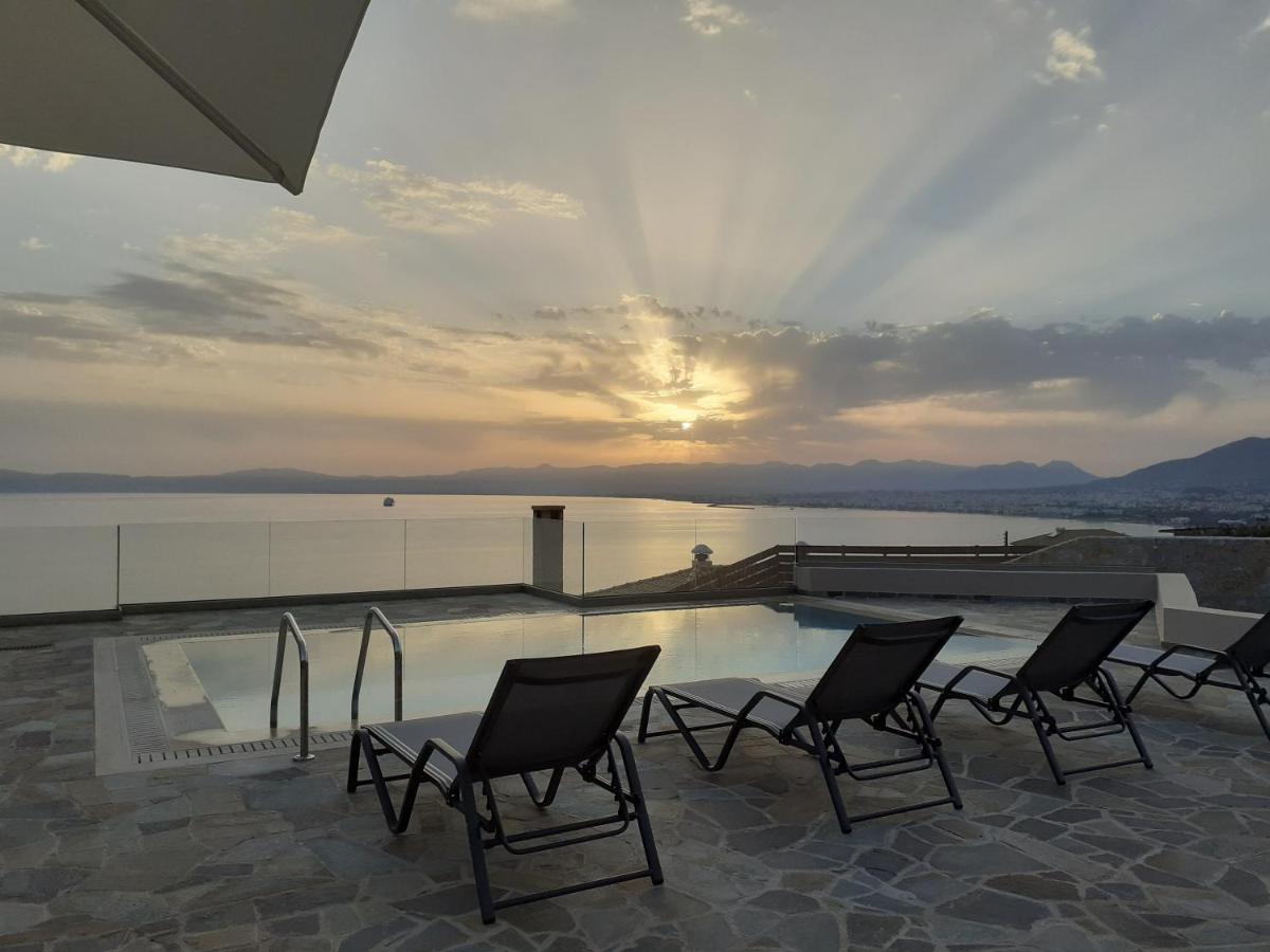 Villa Dafni - Infinite Sea Vistas With Private Pool Καλαμάτα Εξωτερικό φωτογραφία