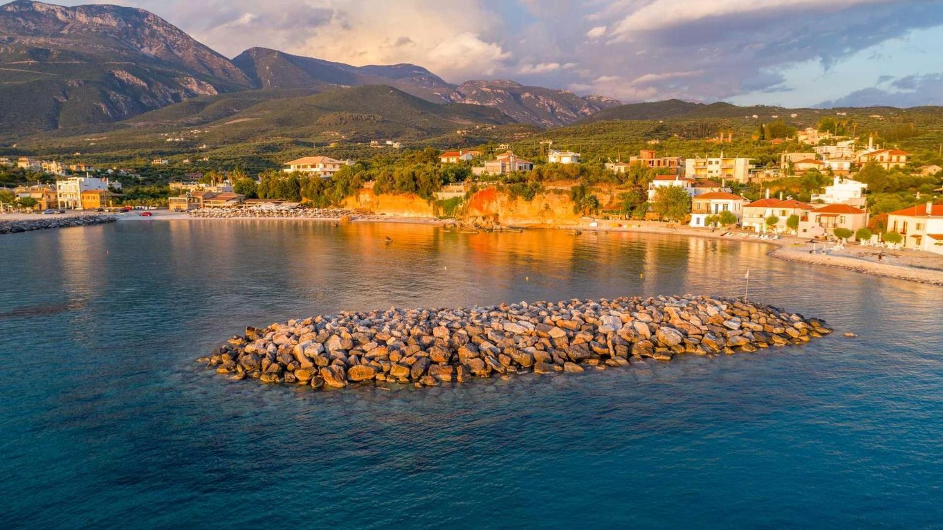 Villa Dafni - Infinite Sea Vistas With Private Pool Καλαμάτα Εξωτερικό φωτογραφία