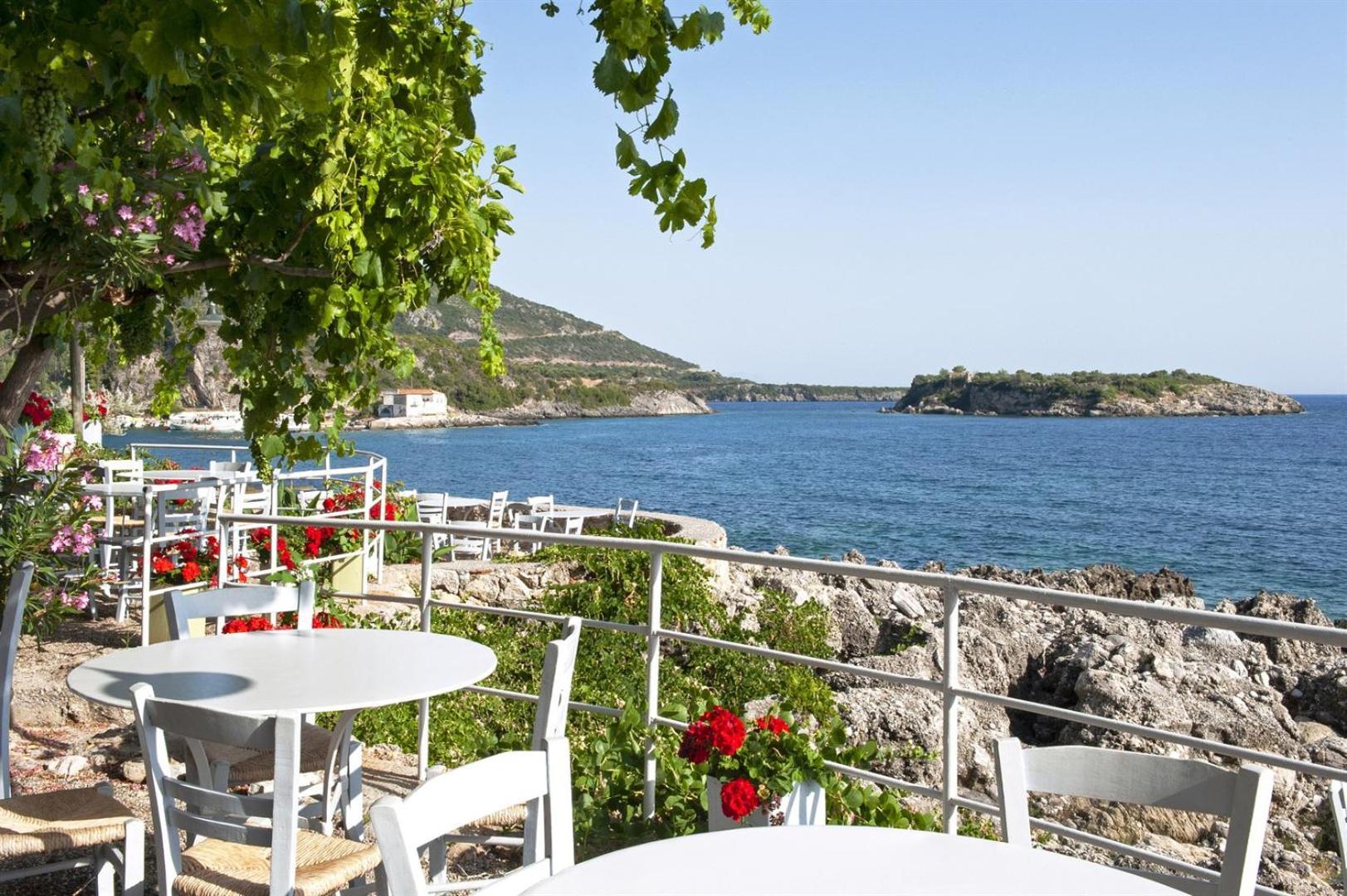 Villa Dafni - Infinite Sea Vistas With Private Pool Καλαμάτα Εξωτερικό φωτογραφία